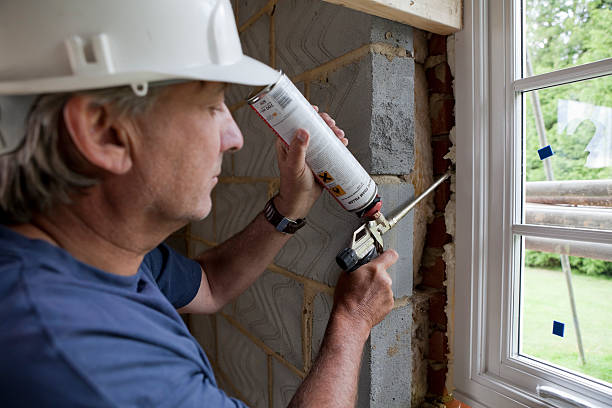 Best Insulation Removal  in Crenshaw, MS